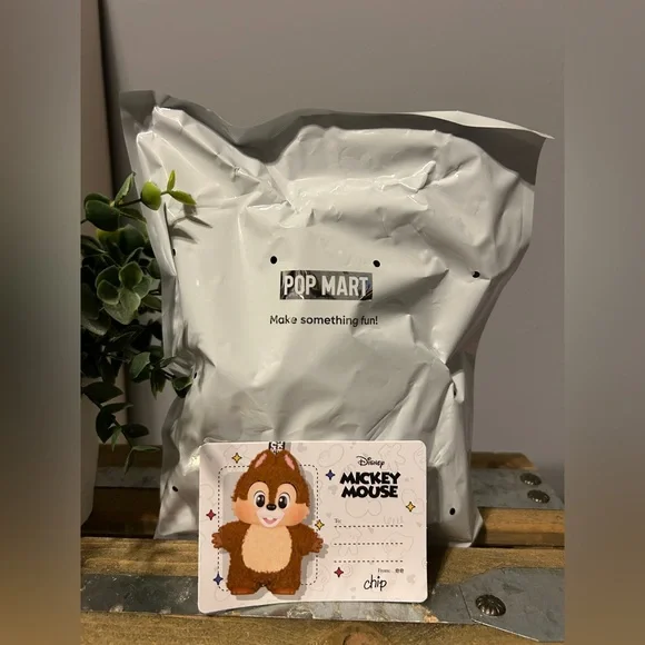 Disney Mickey Mouse Keychain Holder - Picture 4 of 6